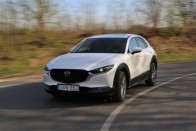 Kézi váltó rég volt ennyire jó – Mazda CX-30 62