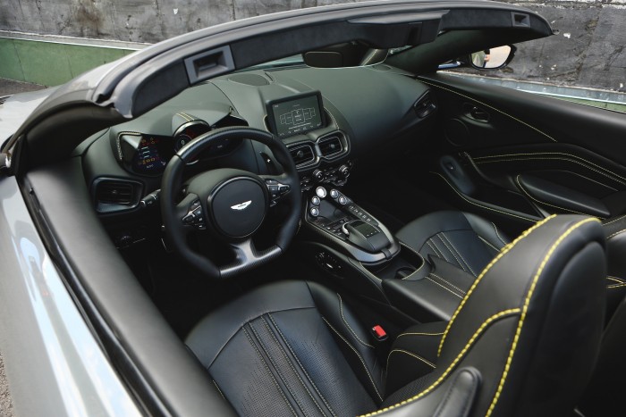 Ha én James Bond lennék… – Aston Martin Vantage Roadster 81 Ha én James Bond lennék… – Aston Martin Vantage Roadster 81