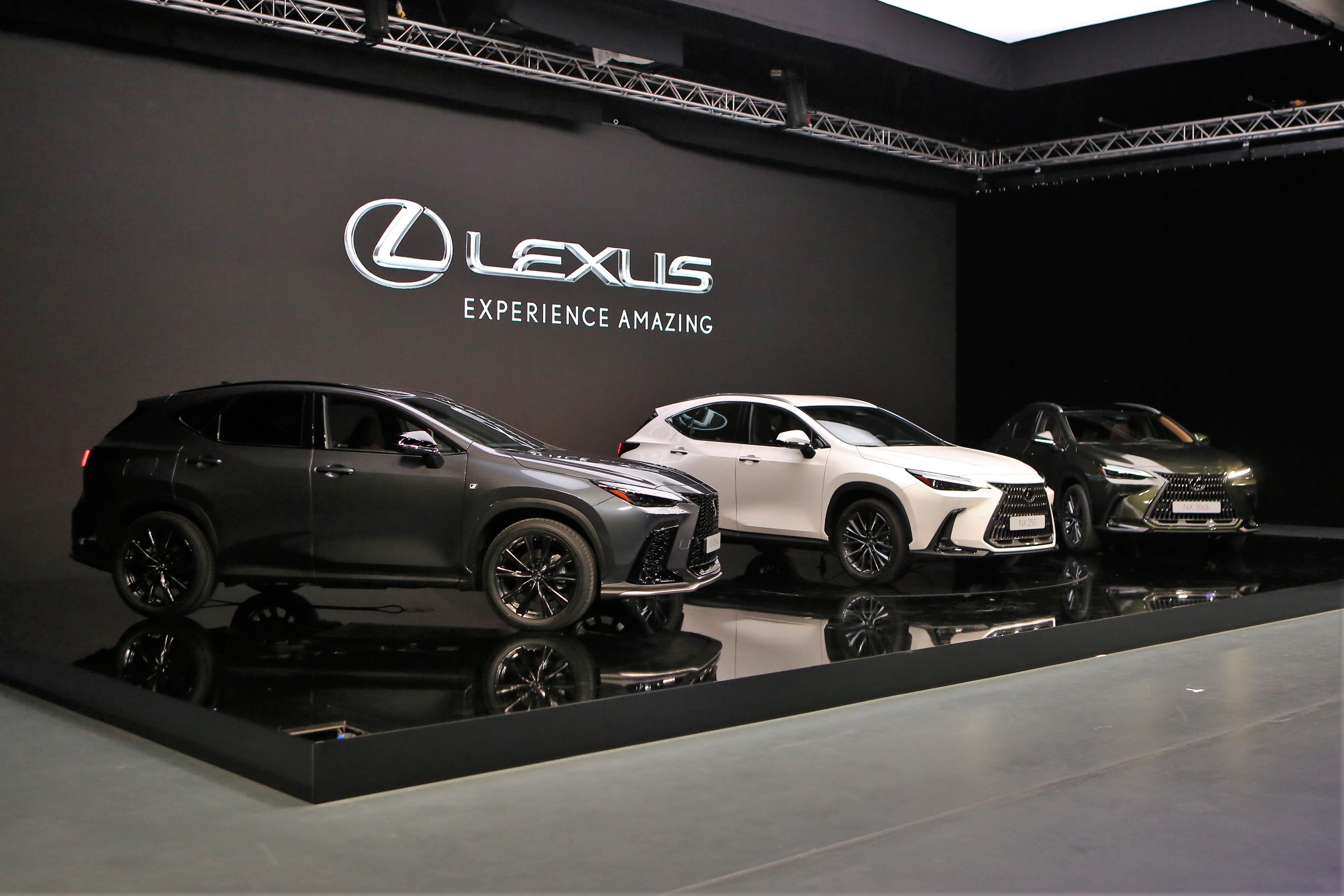 Modernebb és hibridebb – Ültünk az új Lexus NX-ben! 8