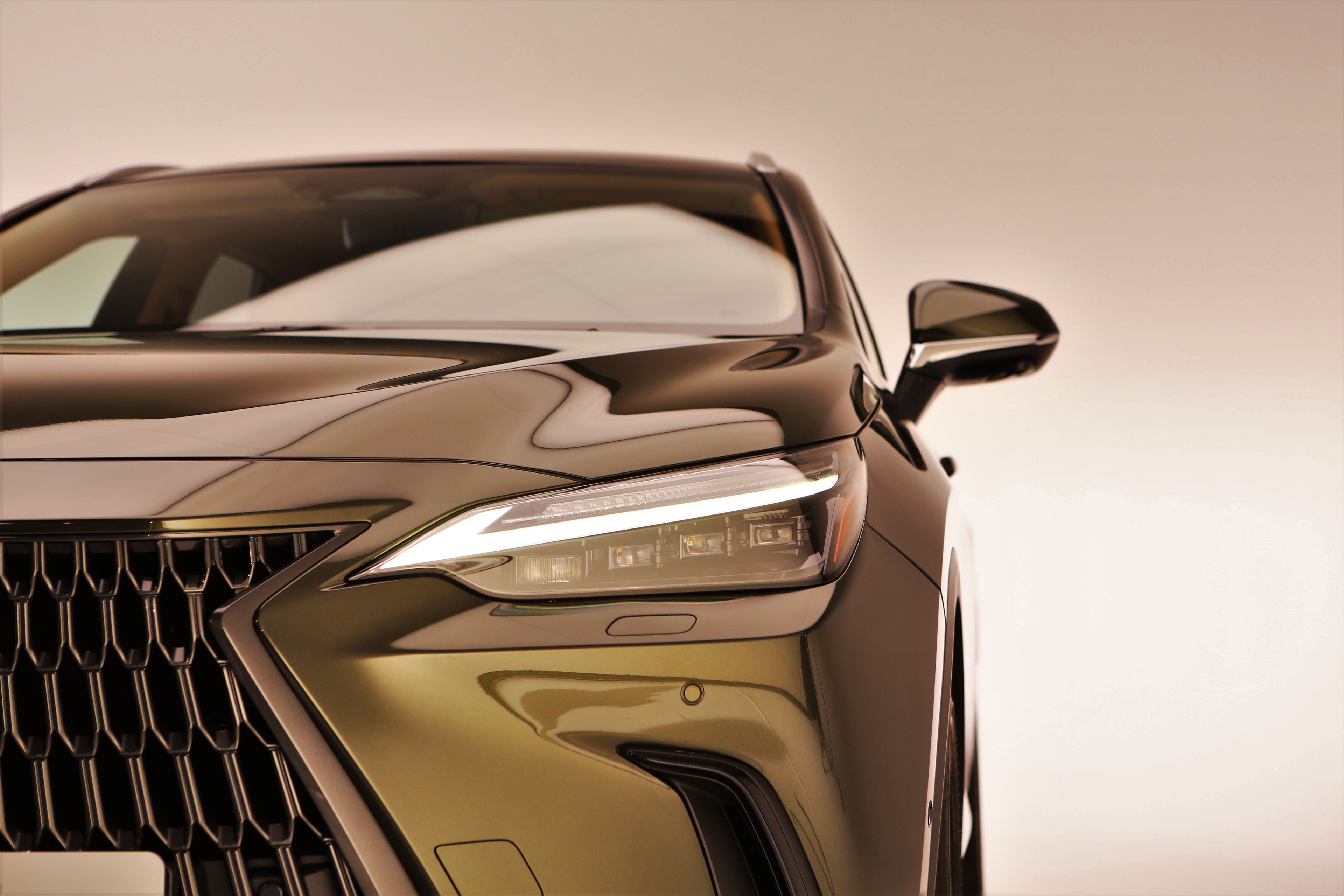 Modernebb és hibridebb – Ültünk az új Lexus NX-ben! 20
