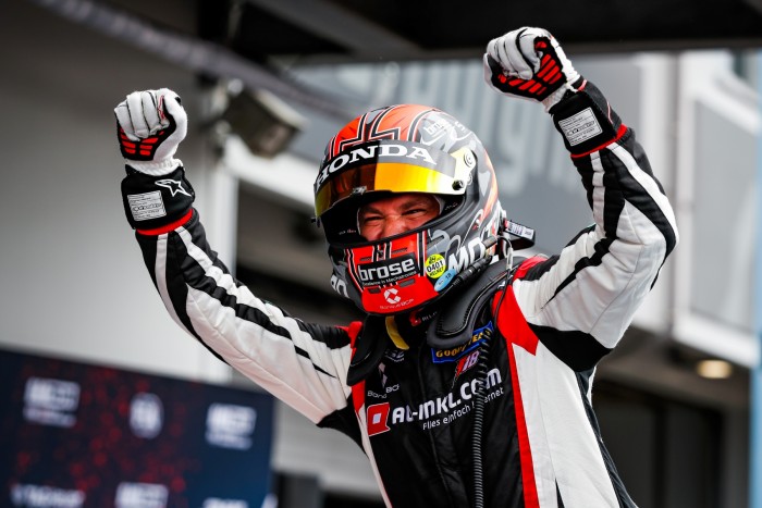 Közel volt a magyar dobogó, Micheliszt kiütötték a WTCR-nyitányon 2 Közel volt a magyar dobogó, Micheliszt kiütötték a WTCR-nyitányon 2