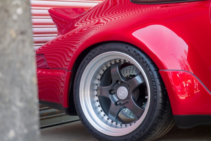 100 millióért kap villanymotort a veterán sportkocsi 7