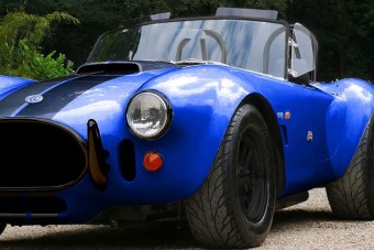 Villanymotort kap az ikonikus versenyautó