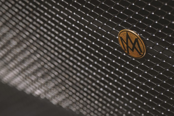 Még a bronz is jól áll a legújabb Aston Martinnak 7