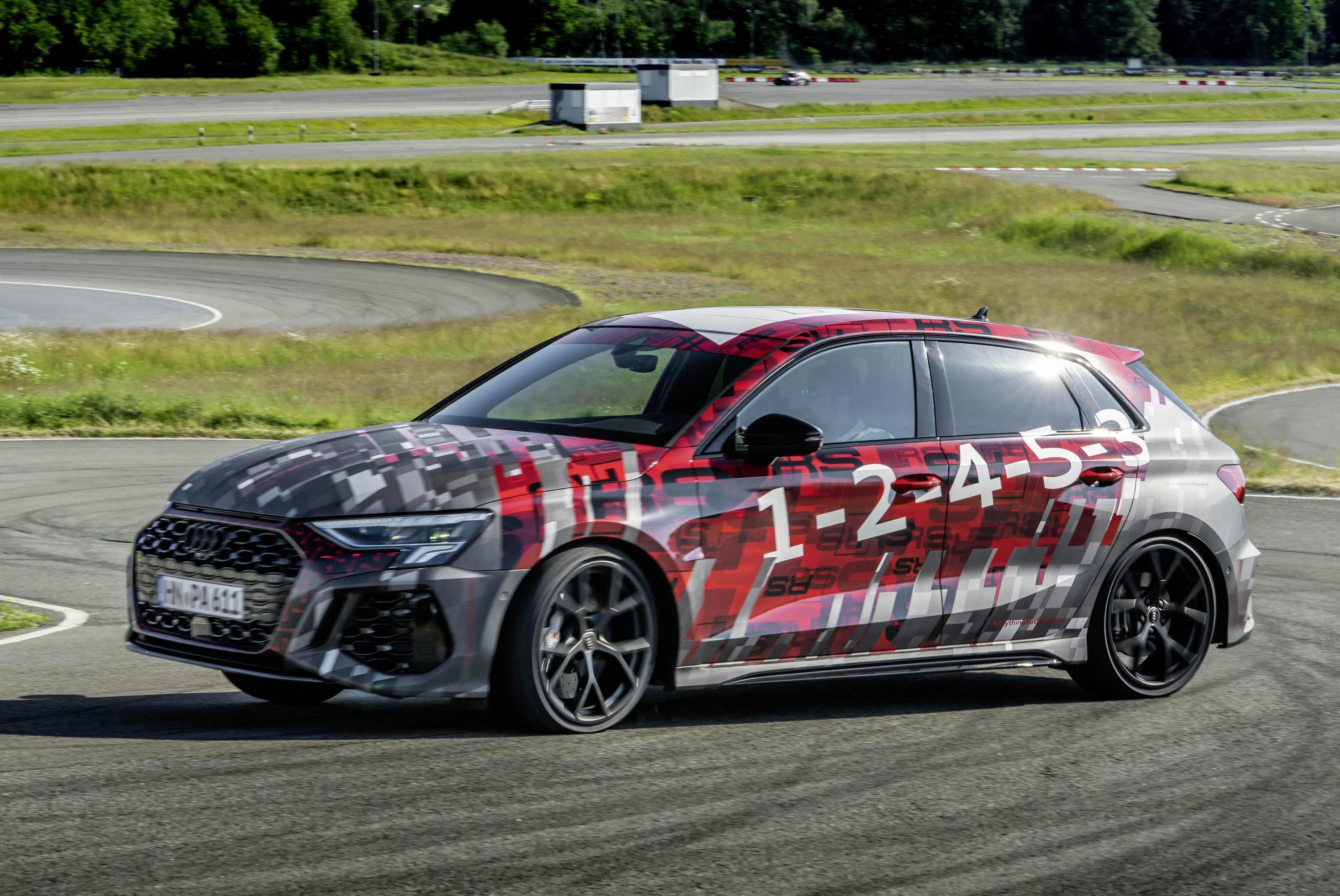 Akár egykerék-hajtásra is képes lesz az új Audi RS3 4