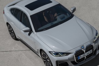 Plusz ajtókat növesztett a BMW 4 kupé