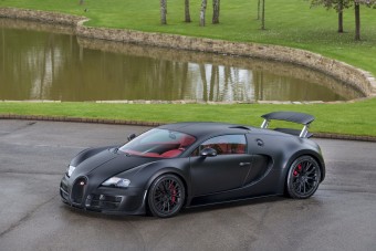 2000 km-rel adtak el egy különleges és piszok gyors Bugattit 