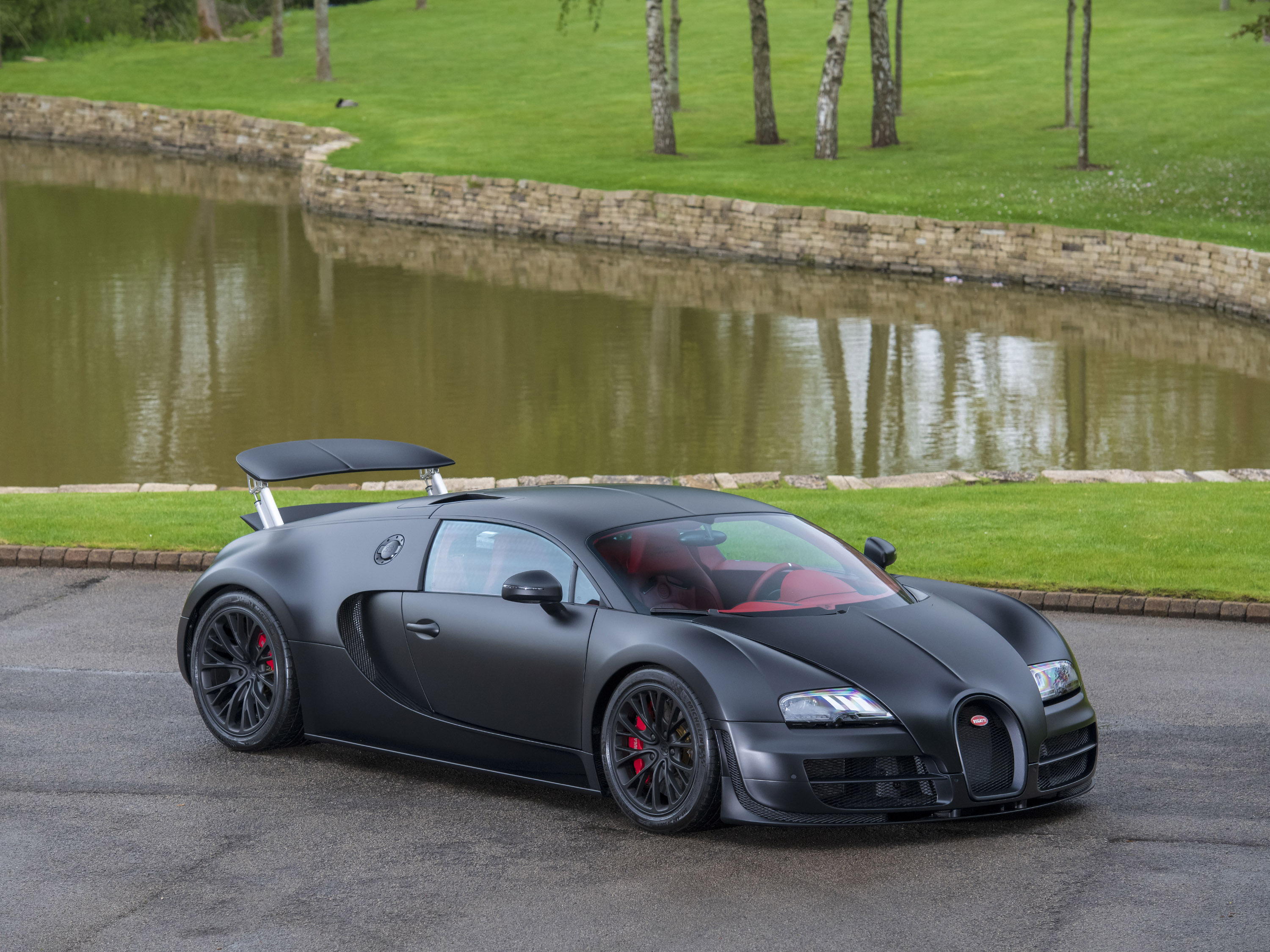 2000 km-rel adtak el egy különleges és piszok gyors Bugattit 4