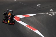 F1: A fasorban sincs a Mercedes Bakuban, élen a Red Bull 1