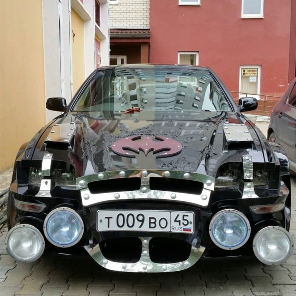 Az orosz lakótelepi Batman egy 1998-as Toyotával jár 2 Az orosz lakótelepi Batman egy 1998-as Toyotával jár 2