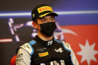 F1: Kínai versenyzőre cserélik Alonsót