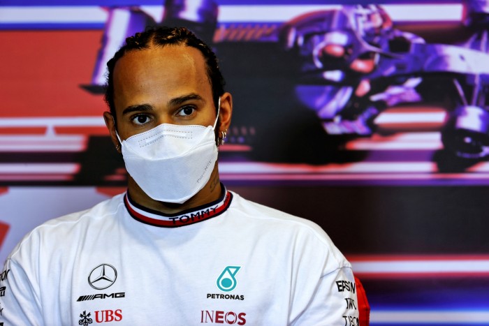 Hamilton: Rossz irányba tart a Forma-1 1 | Vezess Hamilton: Rossz irányba tart a Forma-1 1