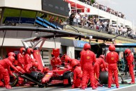 F1: Két éve ismert hiba miatt szerepelt le a Ferrari 1