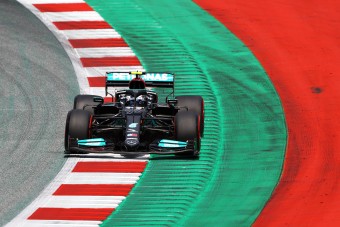F1: Nem fejleszt többet a Mercedes