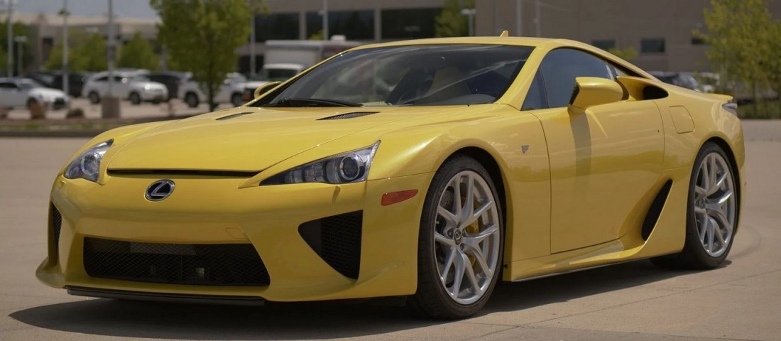 Bűn eltenni, vagy zseniális befektetés a Lexus LFA? Itt a válasz!