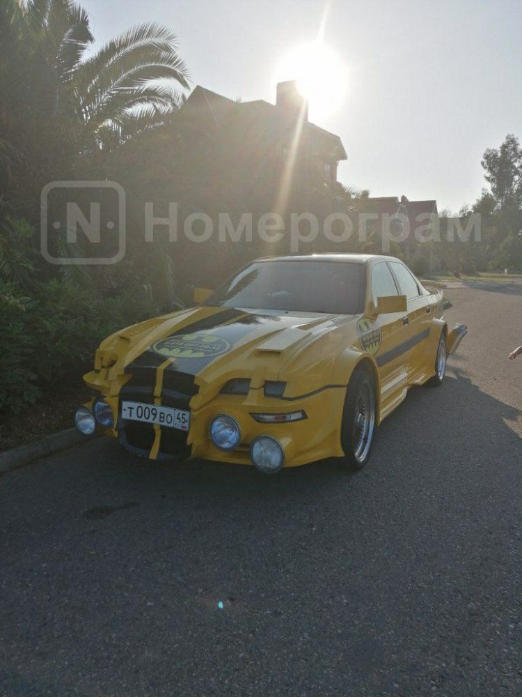 Az orosz lakótelepi Batman egy 1998-as Toyotával jár 4