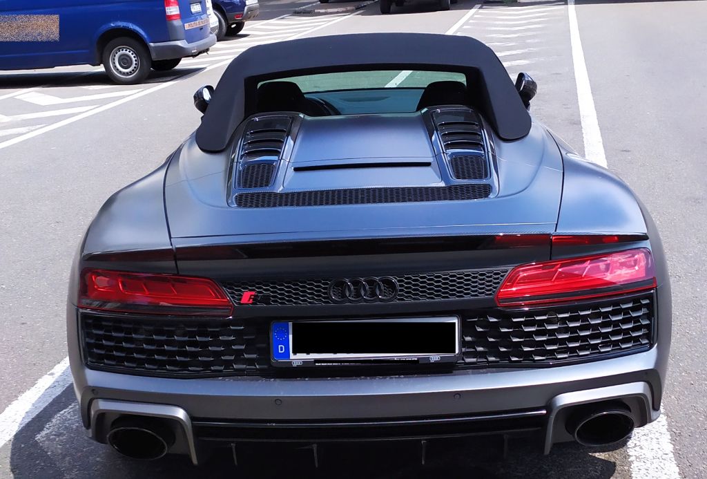 Ritka luxusautót fogtak a magyar határon 1 | Vezess Ritka luxusautót fogtak a magyar határon 1