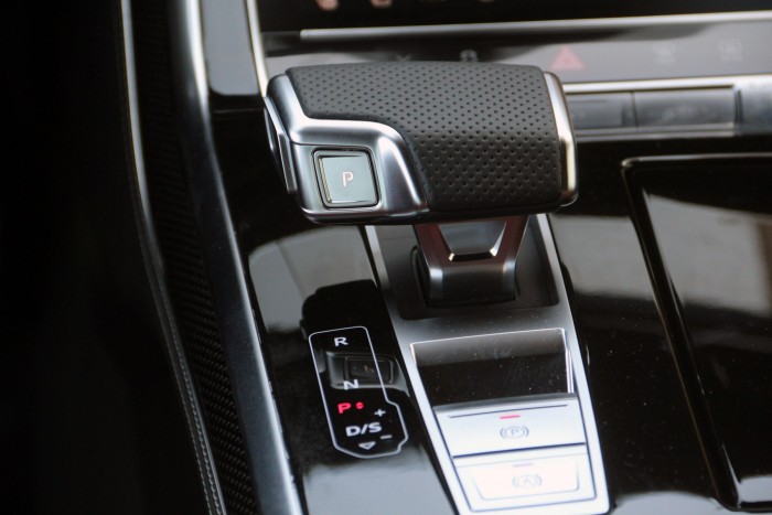 Audi SQ8: Precíziós csapásmérő 7 Audi SQ8: Precíziós csapásmérő 7
