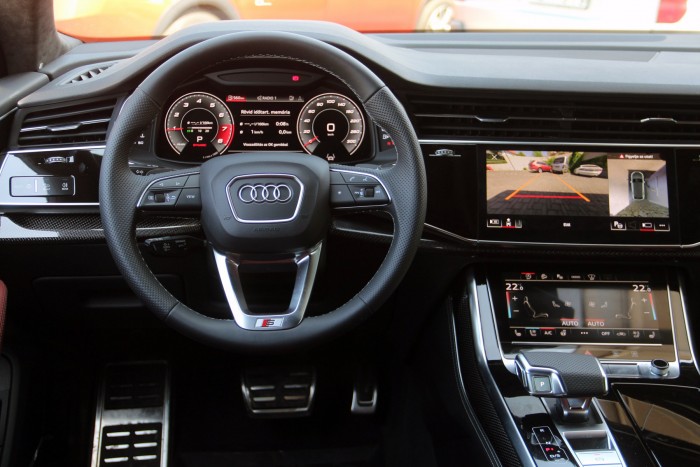 Audi SQ8: Precíziós csapásmérő 5 Audi SQ8: Precíziós csapásmérő 5