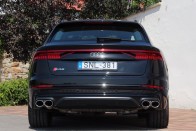 Audi SQ8: Precíziós csapásmérő 49