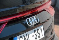 Audi SQ8: Precíziós csapásmérő 57