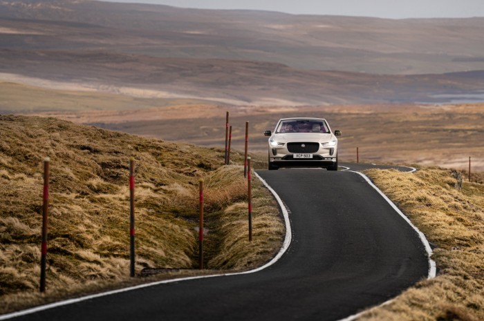 Villanyautóval jutott fel a Mt. Everestre (statisztikailag) 6