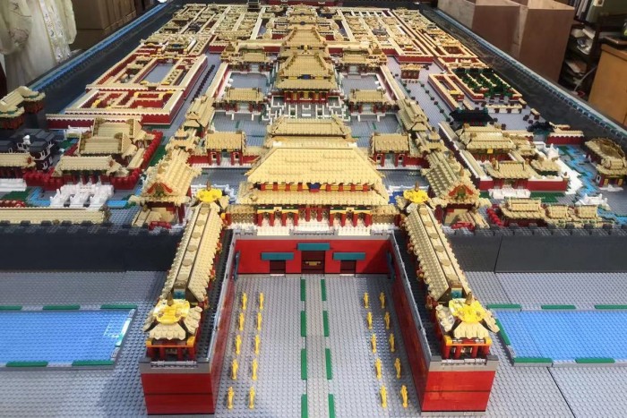 700 ezer építőkockából húzták fel a miniatűr Tiltott Várost