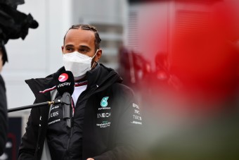 F1: Helyretették az óvni akaró Mercedest
