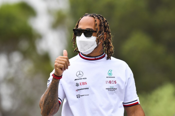 F1: Éles kritikát vágtak Hamilton fejéhez