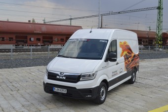 Tud magyarul az elektromos oroszlán