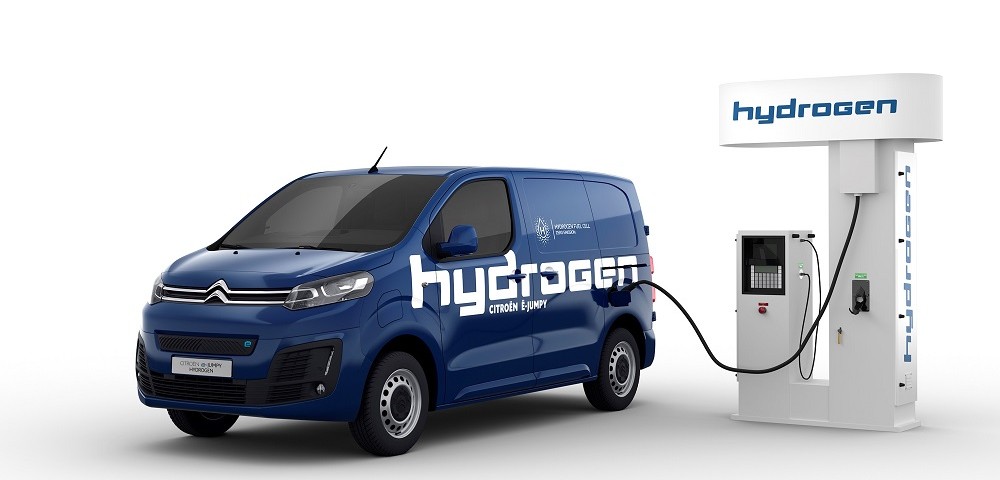 Megérkezett a vízpárát pöfögő Citroën furgon