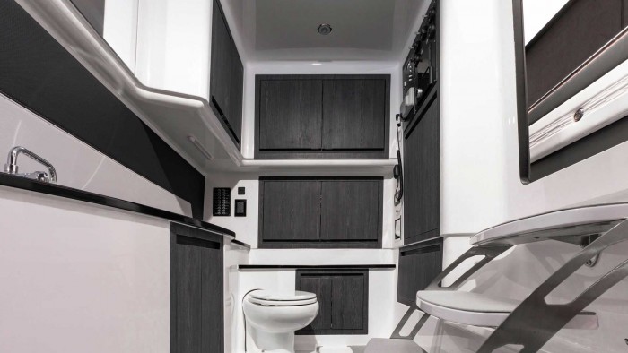 2250 lóerős hajóhoz adja nevét a Mercedes-AMG 4 | Vezess 2250 lóerős hajóhoz adja nevét a Mercedes-AMG 4