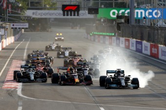 F1: Hamilton hibája után átépítik a Mercedest