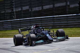 F1: Elismerte hibáját Hamilton