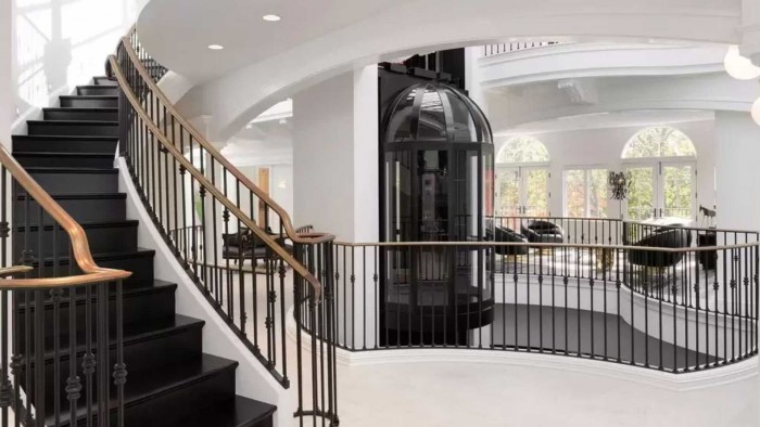 Kilátás a tóra, saját mozi, és nyolcautós garázs jár ehhez az álomotthonhoz 4