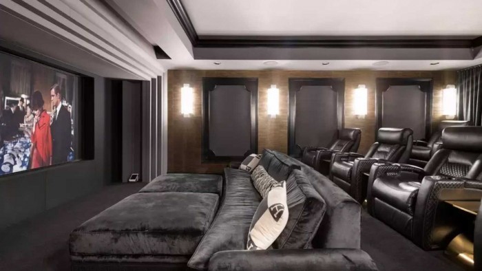 Kilátás a tóra, saját mozi, és nyolcautós garázs jár ehhez az álomotthonhoz 5 | Vezess Kilátás a tóra, saját mozi, és nyolcautós garázs jár ehhez az álomotthonhoz 5