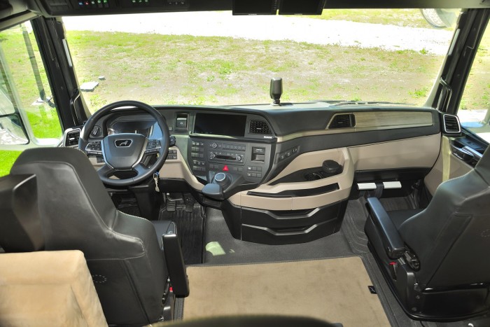 Ilyen egy különleges magyar lószállító teherautó 3