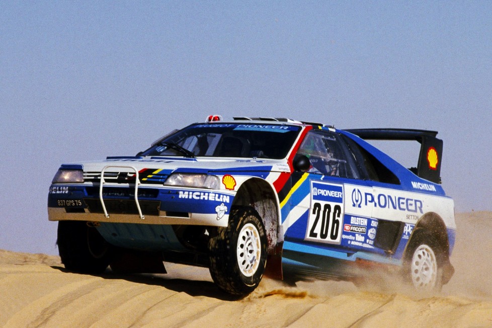 A versenyautó, amelyet a rajt előtt loptak el, és váltságdíjat kértek érte 3