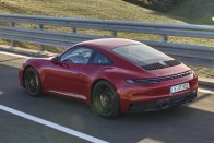 Tovább bővül a Porsche 911 családja 18