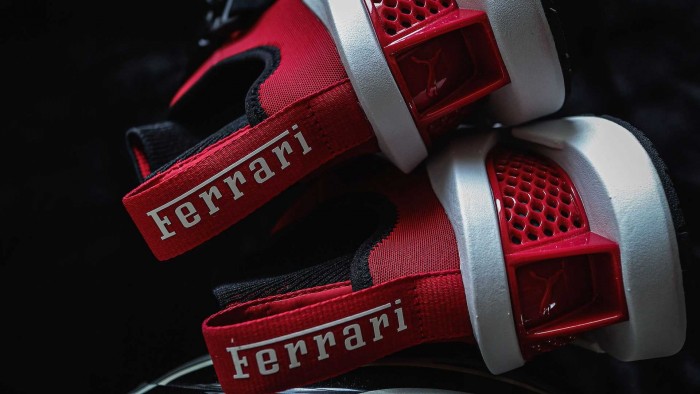 Bírja a hiperautók tempóját a Ferrari-cipő 4