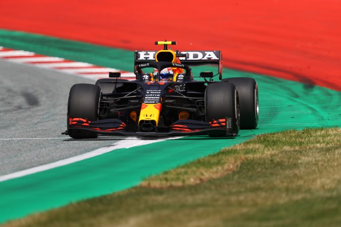 F1: Nem hisz a Mercedesnek a Red Bull