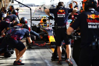 F1: Újra a Red Bullt támadja a Mercedes