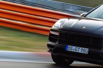 A Porsche Cayenne a leggyorsabb szabadidőjármű