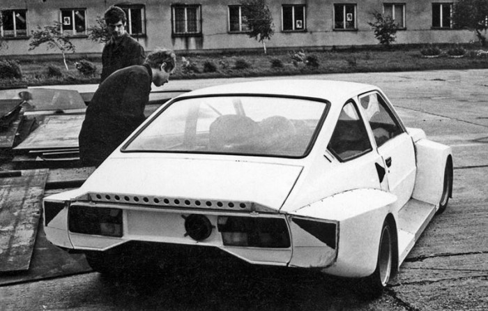 Ez a Škoda volt a keleti blokk egyik legvadabb farmotoros kísérlete 5