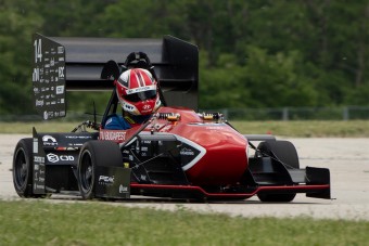 Michelisz is kipróbálta az új magyar elektromos versenyautót