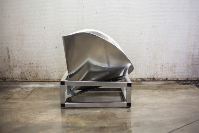 Autóalkatrészből készítettek modern széket 1