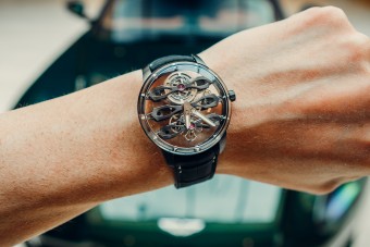 Egy Aston Martin árával vetekedik ez az óra