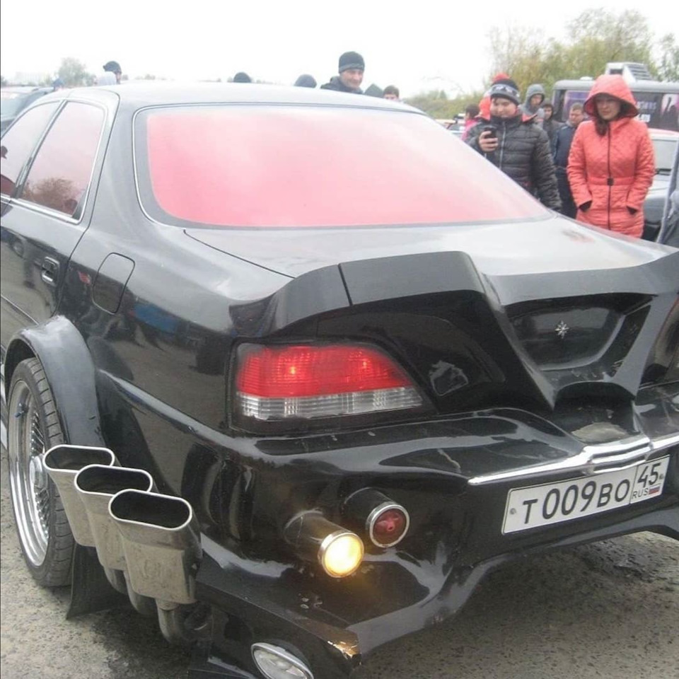 Az orosz lakótelepi Batman egy 1998-as Toyotával jár 1 Az orosz lakótelepi Batman egy 1998-as Toyotával jár 1