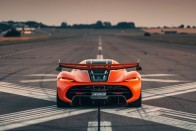 Nagyon sárga az első Koenigsegg Jesko 27