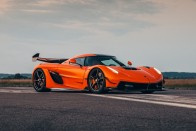 Nagyon sárga az első Koenigsegg Jesko 22